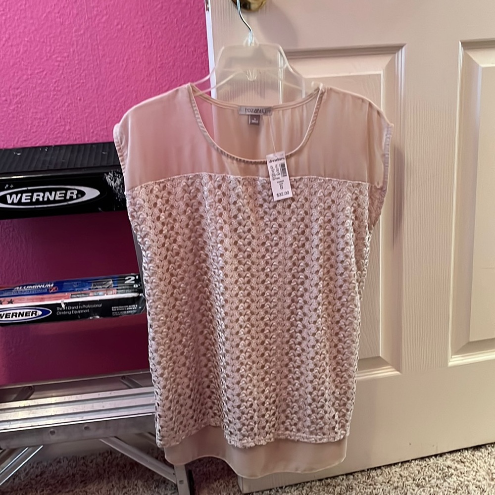 Small tan roz & Ali top